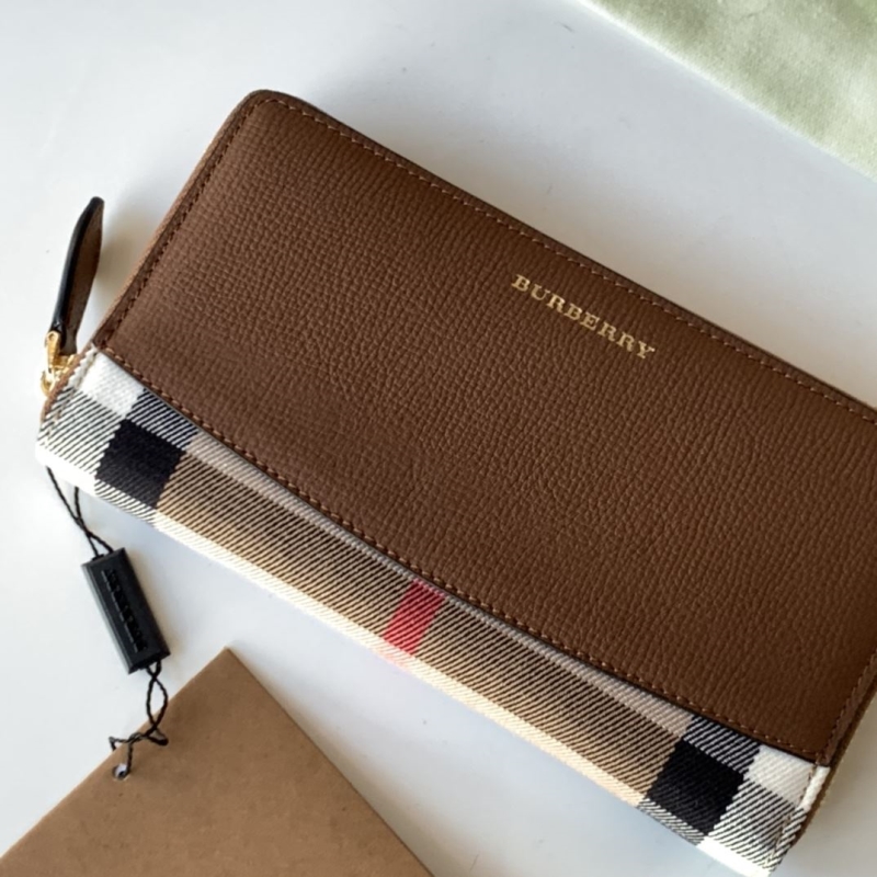 Bv*b*rry wallets